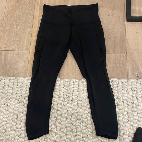 lululemon athletica Pants - Women’s Lululemon Athletica workout pants